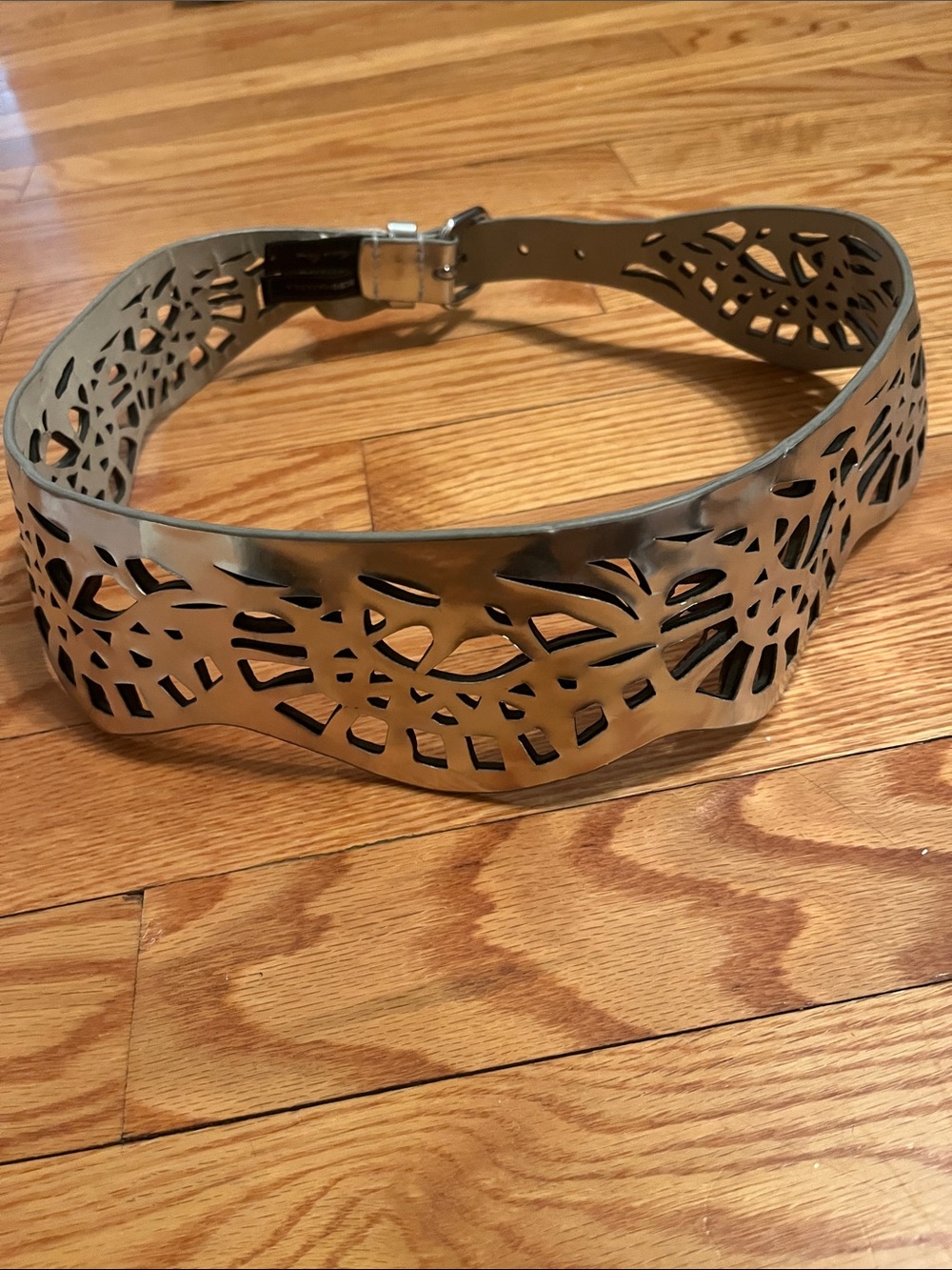 BCBGMaxAzria Silver Laser-Cut Waist Belt